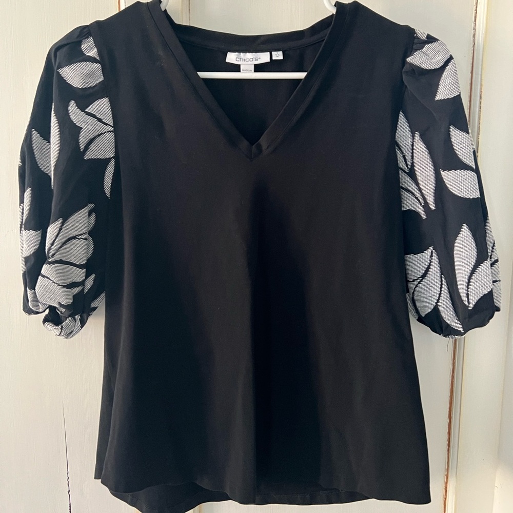 Chico's Black Jacquard Puff Sleeve Tee